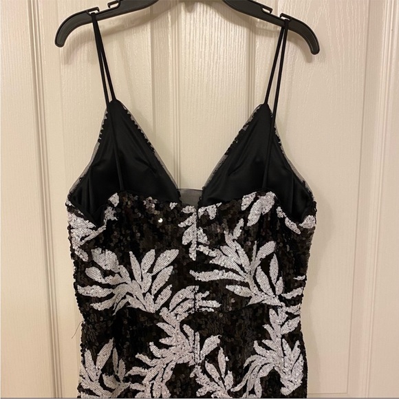 Betsy & Adam Floral Sequin Gown in Black/White 6 - Picture 7 of 10